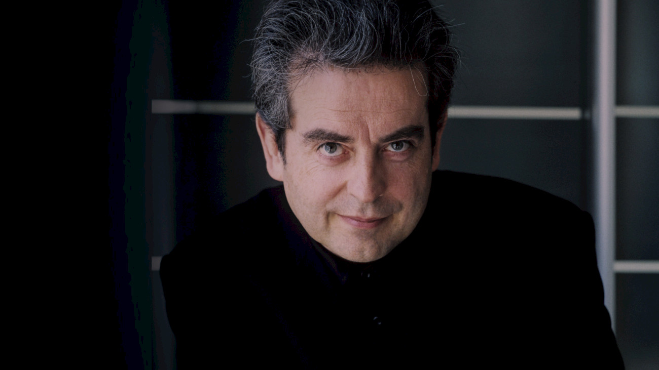 Pierre-André Valade dirigiert Ligeti und Fedele